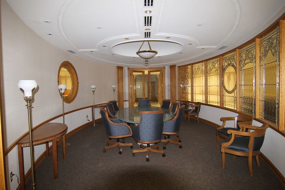 Magnavox Way Corporate Center: 1700 Magnavox Way, Fort Wayne, IN 46804